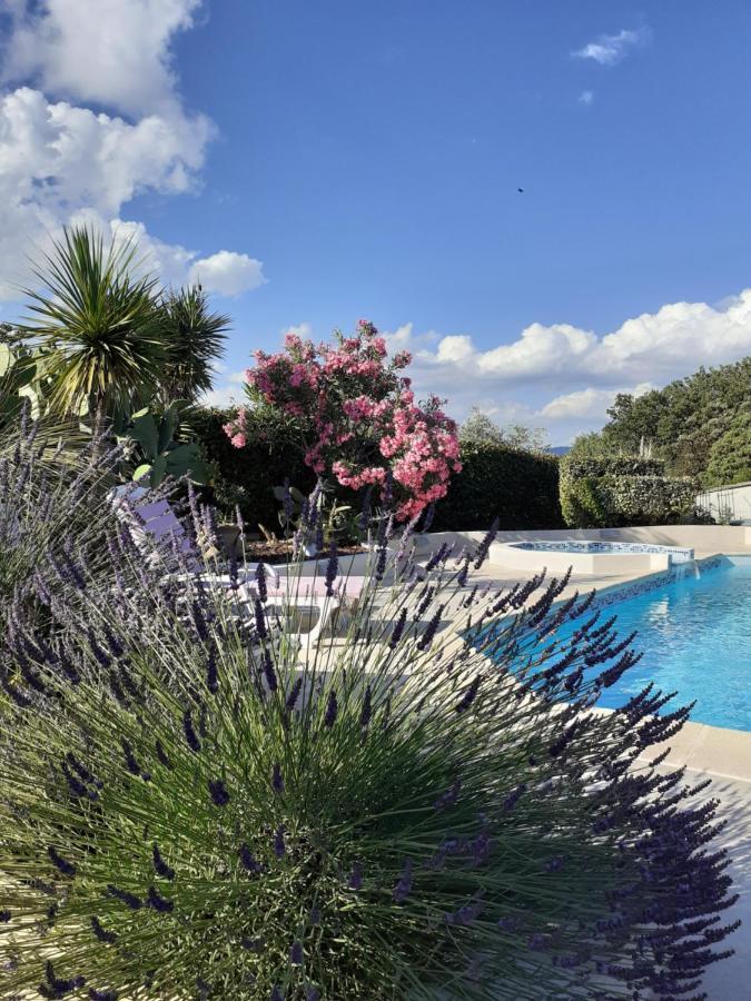 Gîte provençal indépendant avec piscine chauffée : LE SUY BIEN Flayosc Exterior foto