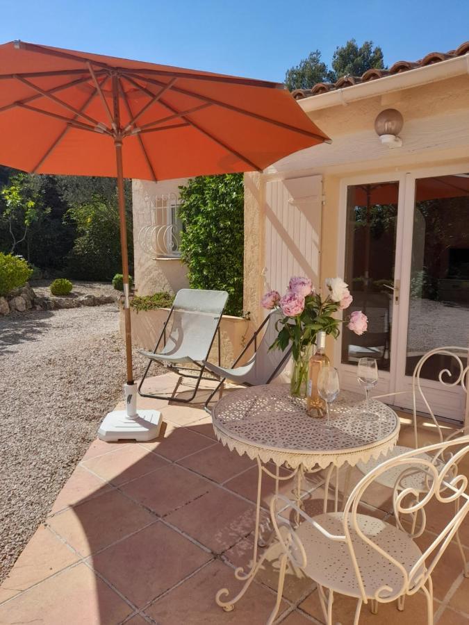 Gîte provençal indépendant avec piscine chauffée : LE SUY BIEN Flayosc Exterior foto